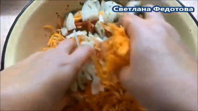 Рыба в собственном соку с овощами (в банке).