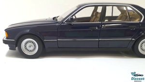 BMW E32 730i Blue 1:18 Scale by Minichamps (Unboxing)