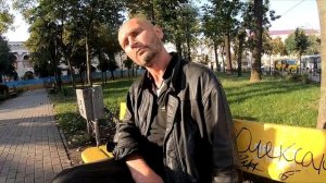 На что готовы девушки за деньги?  Что выберет бомж еду или деньги?