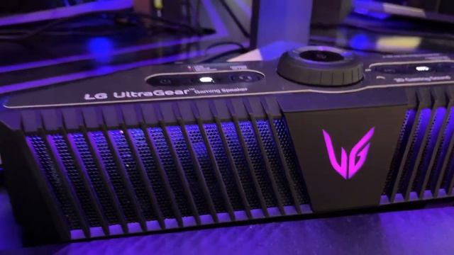 CES | World's First 240Hz OLED Gaming Monitor (LG UltraGear 45GR95QE) смотреть онлайн