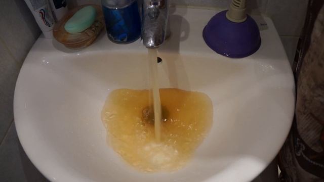 Красногорск, 12.02.2017, ржавая вода, из крана, Москва смотреть онлайн