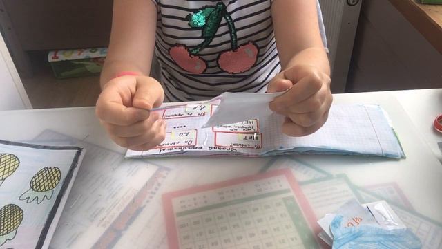 Распаковка бумажных сюрпризов (копилки , девочки виде сладостей)🍭❤️❤️❤️ смотреть онлайн