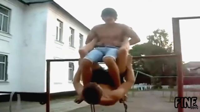 Idioten Trick's / Stupid trick's [AUCH 2011] смотреть онлайн