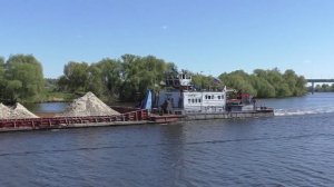 Буксир-толкач БТМ-487 Тип: БТМ Проект: Р-162 с баржей 7207 идет вверх по Москва-реке