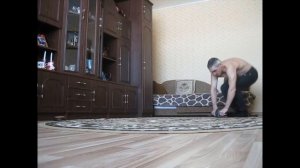 Упражнение с гимнастическим роликом.