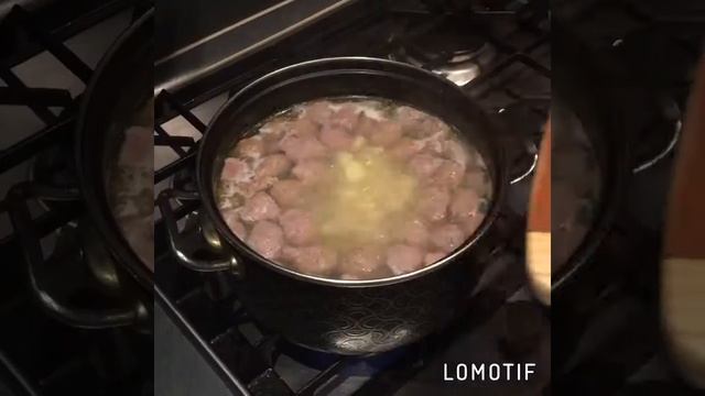 Фасолевый суп с копчёной курицей и фрикадельками