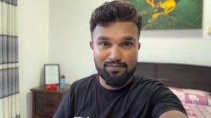 Fujitsu Arrows NX9 F-52A | ලංකාවේ බජට් රජ්ජුරුවෝ