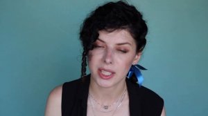 ПРИЧЕСКИ НА КУДРЯВЫЕ ВОЛОСЫ: простые пучки, без плетений и кос