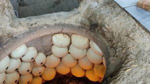 Джизакская самса, тандыр, приготовление. Джизак, Узбекистан. Somsa Jizzakh, Djizakh, Uzbekistan.