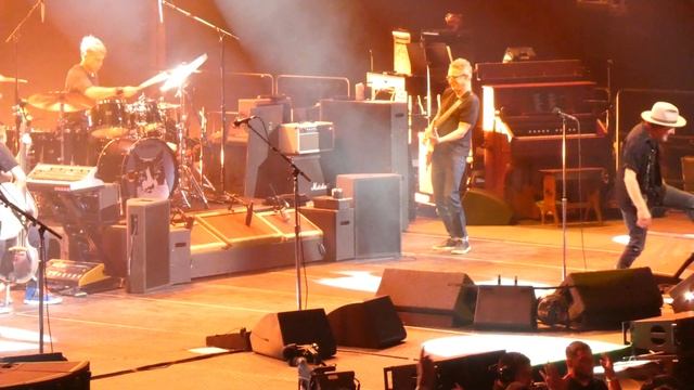 Pearl Jam - Glorified G - Austin (September 19, 2023) смотреть онлайн
