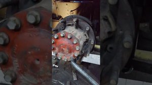 МАН 10 тонник замена тормозного вала, тормозных колодок, салентблоков и втулок стабилизатора