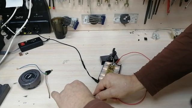 Ремонт беспроводного пылесоса Dyson sv11 не включается даже после замены Aккумулятора Определяемся смотреть онлайн