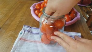 Помидоры в собственном соку ,на зиму