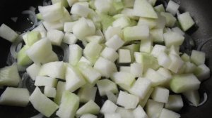 Жареная кольраби с овощами