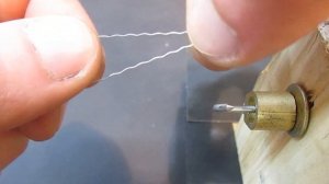 Приспособление для изготовления скрутки на стальном поводке из струны, для ловли щуки!