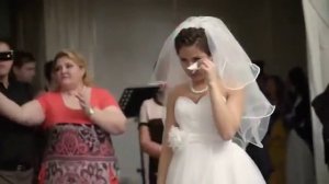 Брат читает рэп сестре на свадьбе