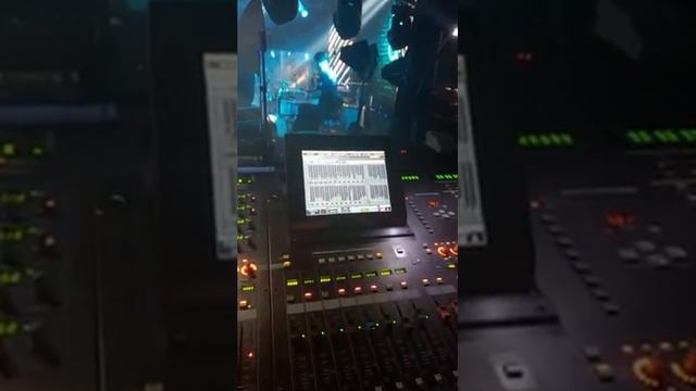 Mix do monitor bastidores do show da Simone e Simaria