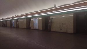 Станция метро Елизаровская