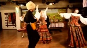 песня "Брякнули рюмки тарелки"