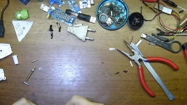 Ремонт вилки от вентилятора / Repair 220 volt plug from the home fan смотреть онлайн