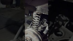 ниссан серена задняя подвеска