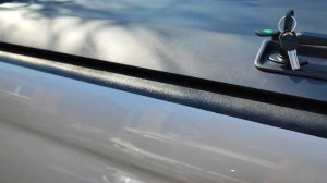 Крышка кузова сдвижная типа шторки роллета на пикап Jak T8 PRO со штатными дугами спойлером