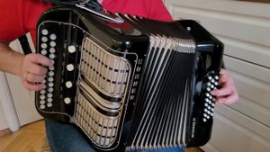 Немецкая гармонь HOHNER   7 регистров ( Продаю )