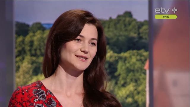 Могут ли 2000 евро в месяц сделать человека счастливым? смотреть онлайн