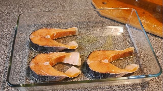 НОВОГОДНИЙ Стейк лосося в сливочно-апельсиновом соусе с брокколи и тыквой в духовке! Попробуйте! смотреть онлайн