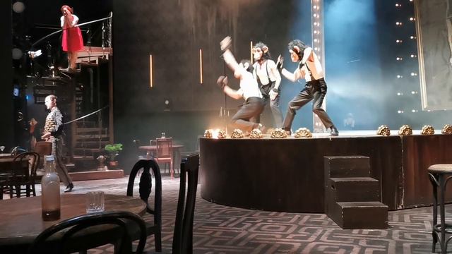 Als flotter Geist - Der Zigeunerbaron смотреть онлайн