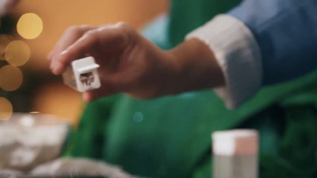 Let's Unwrap This Town -Magic In The Market смотреть онлайн