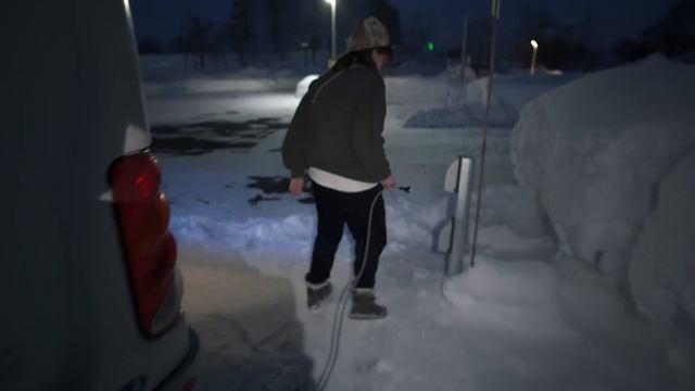 人生初のキャンピングカー車中泊！北海道の厳冬期でもぬくぬく快適。
