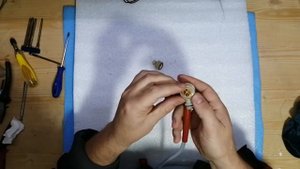 Кофеварка Delonghi рожковая вода под кофеваркой течёт
