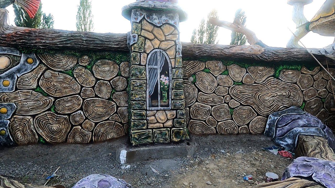 Забор в  парке Еленовка.
