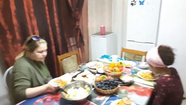 #мукбанк#итальянскаяпаста  Итальянская паста и фрикадельки на ужин .