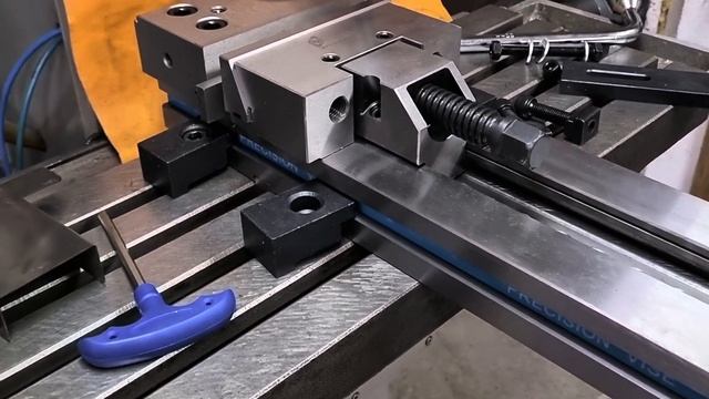 Тиски прецизионные GT 150B смотреть онлайн