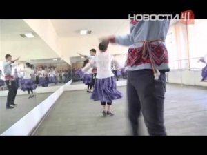 Китайский хор поет русские-народные песни