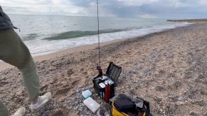 ДОНКА И ЗЕМЛЯНОЙ ЧЕРВЬ НА МОРЕ. Рыбалка в Крыму