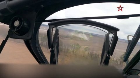 «Вызывал огонь на себя»: командир Ка-52 рассказал как был подбит во время миссии на Украине