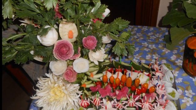 Подарки из овощей и фруктов.Съедобные букеты из фруктов и овощей.