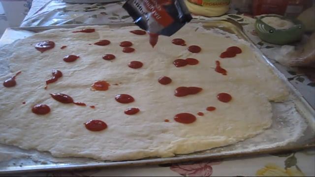 Творожная пицца с колбасой и сыром смотреть онлайн