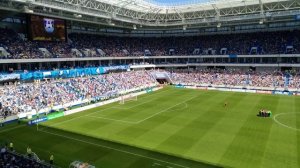 Губернатор Антон Алиханов наносит первый удар по мячу