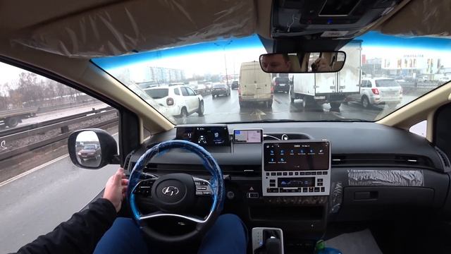 Обзор инопланетной машины из Кореи Hyundai Staria 2021