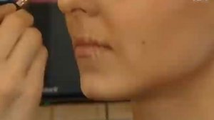 Приклеить усы, сделать лысину и подрисовать синяк… Всё о профессии гримёра кино