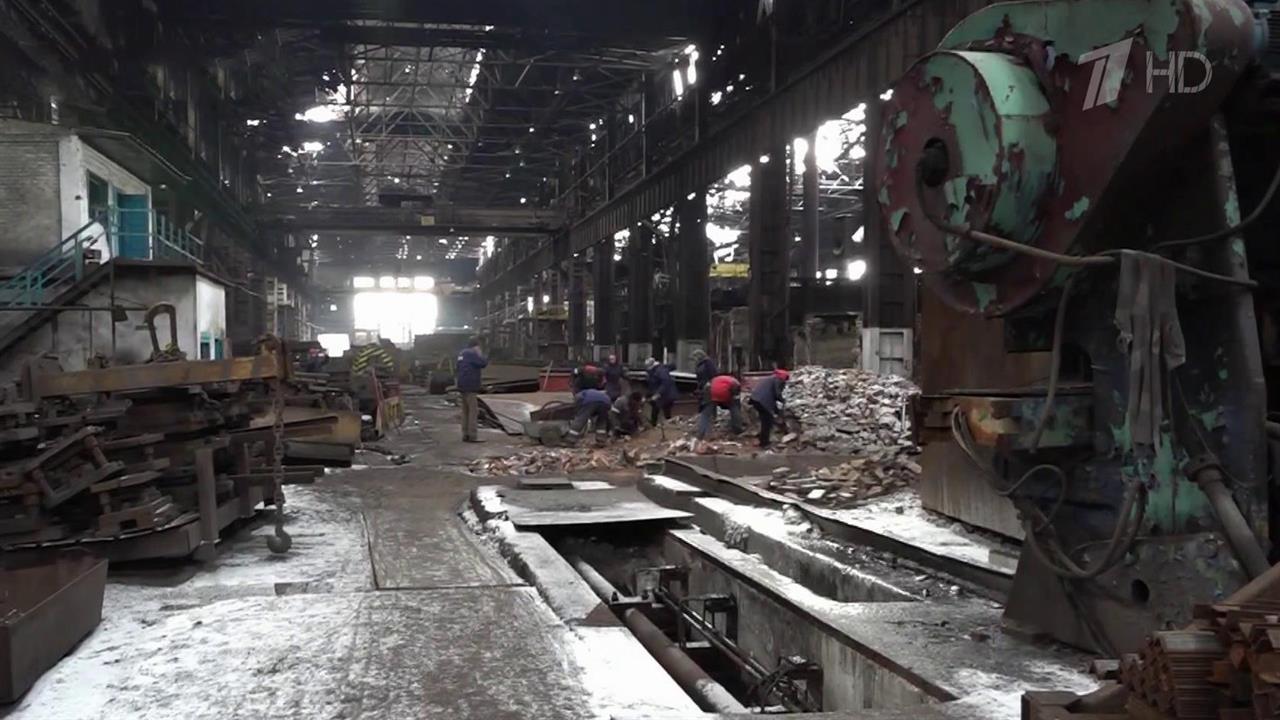 Завод "Азовмаш" в Мариуполе после полного разминирования передан городским властям