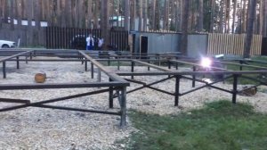 Монтаж свайно-винтового фундамента с обвязкой швеллером и уголком.