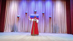 музыка и слова Марии Зининой "Гармошка тульская" исполняет Валентина Аркатова.