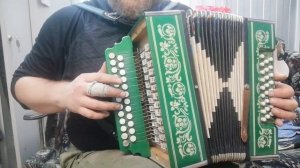 подбираем песню! на гармони! легко и просто! расцвела сирень в моём садочке!