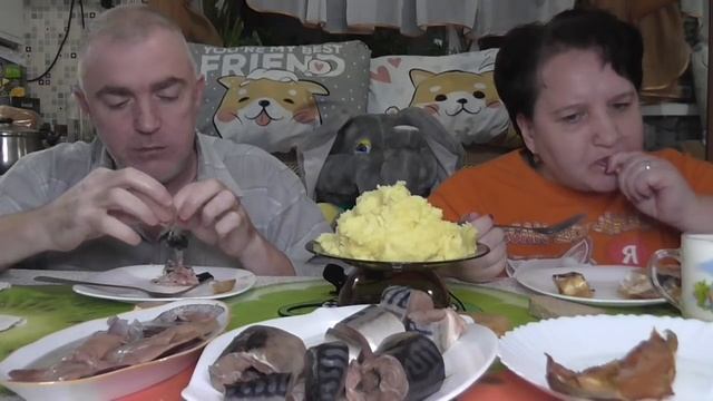 MUKBANG RUSSIA|ПЮРЕШКА|СКУМБРИЯ ДОМАШНЕГО ПОСОЛА|МОЛОКИ С ЛУКОМ В МАСЛЕ|ТЕША и МОЛОКО|ДОМАШНЯЯ ЕДА
