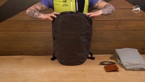 Рюкзак Thule Vea 25 Black за 60 секунд